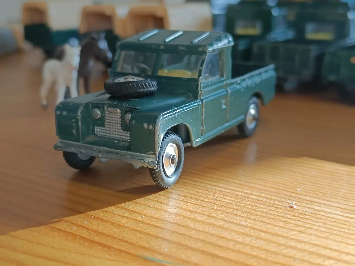 438 Land Rover In Deep Green 8 2