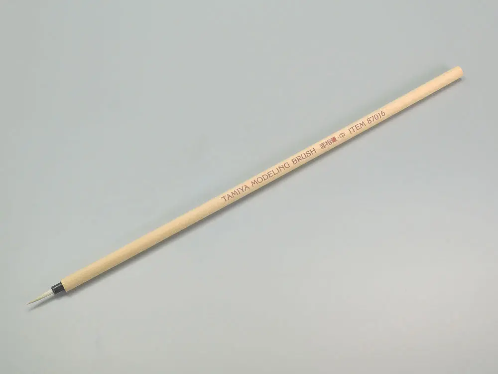 Tamiya 87016 Pointed Brush Medium 1