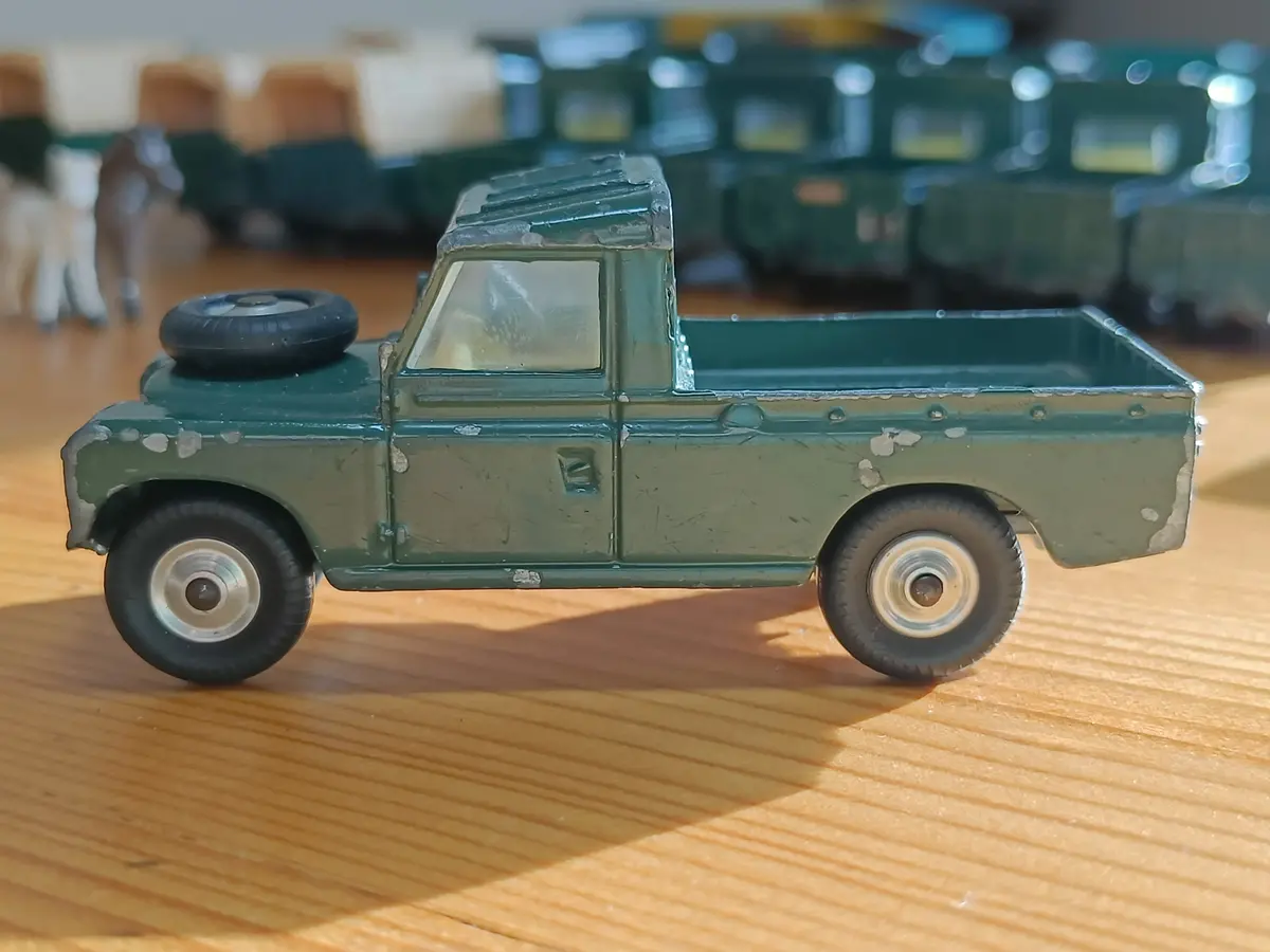 438 Land Rover In Deep Green 9 1