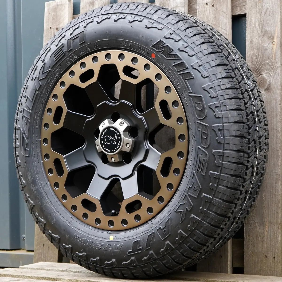 Black Rhino Warlord 17" Wheel and Tyre Set – VW Transporter T6 (2015+)