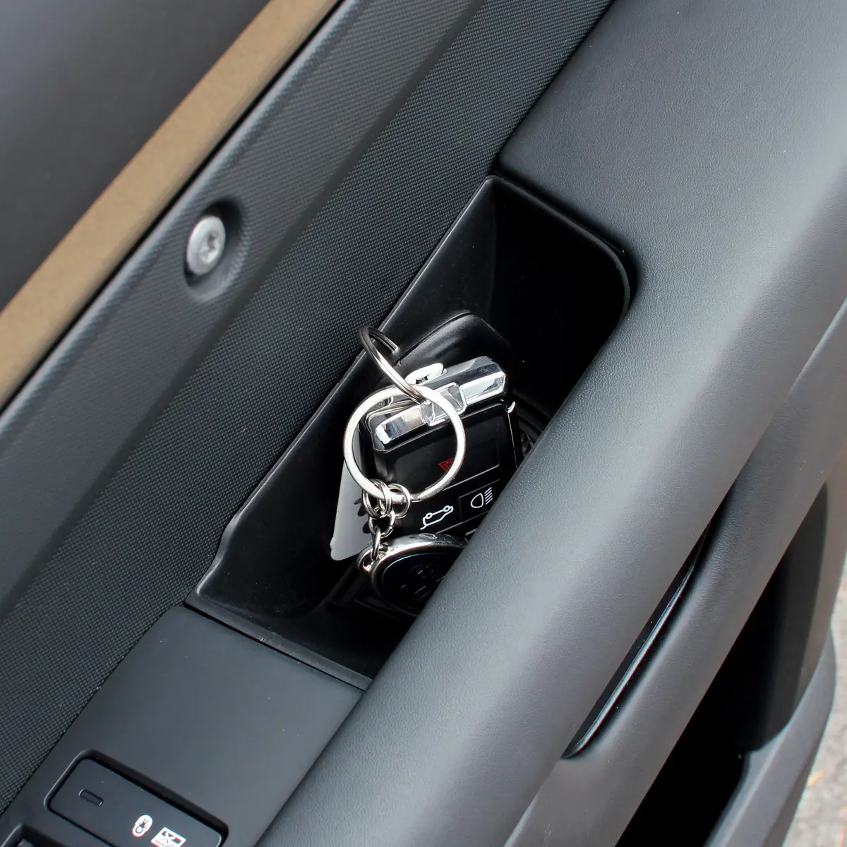 Door Grip Storage Pockets For Land Rover Defender (2020+) 1