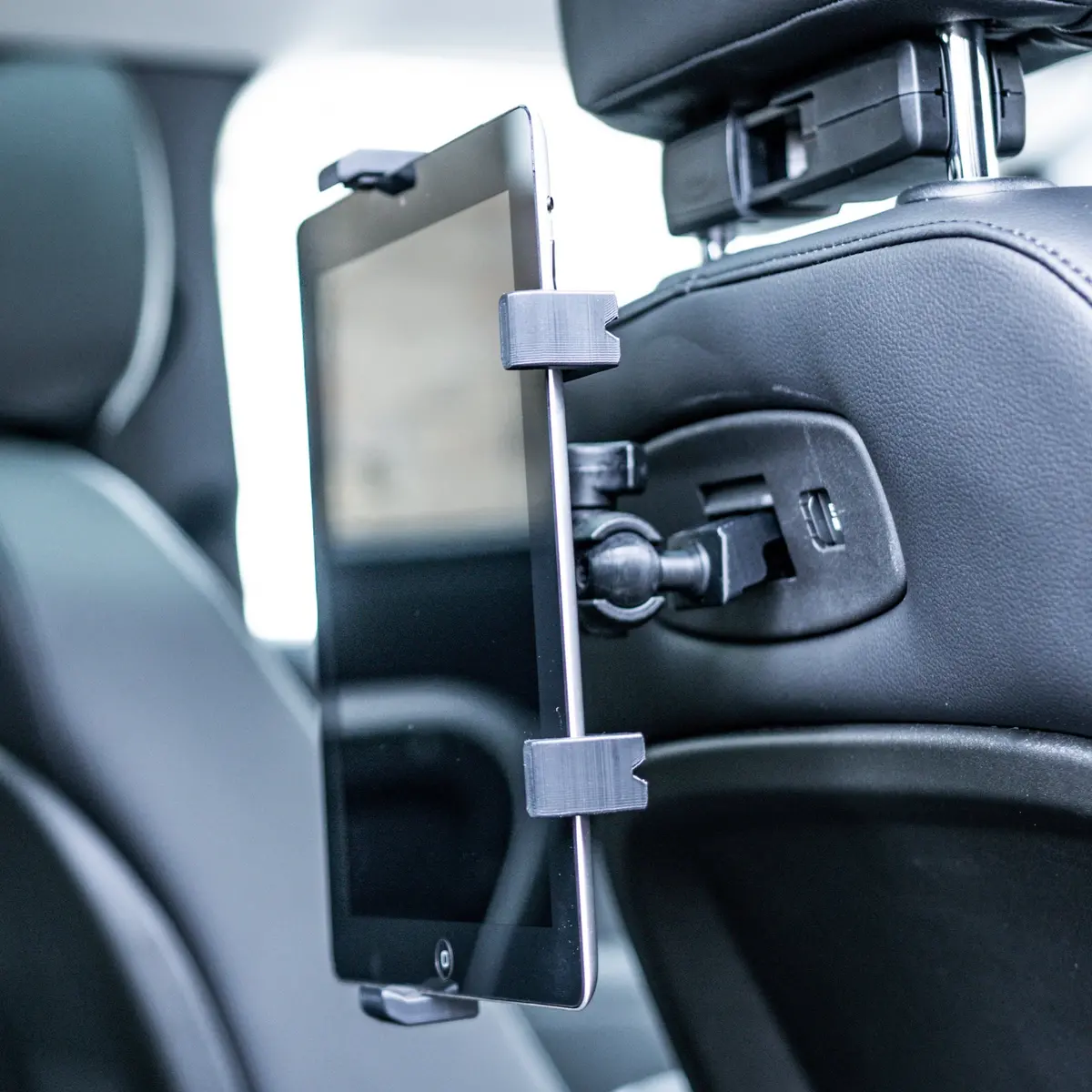 Rear Click & Go Compatible Tablet Mount For Land Rover Defender (2020+) 1