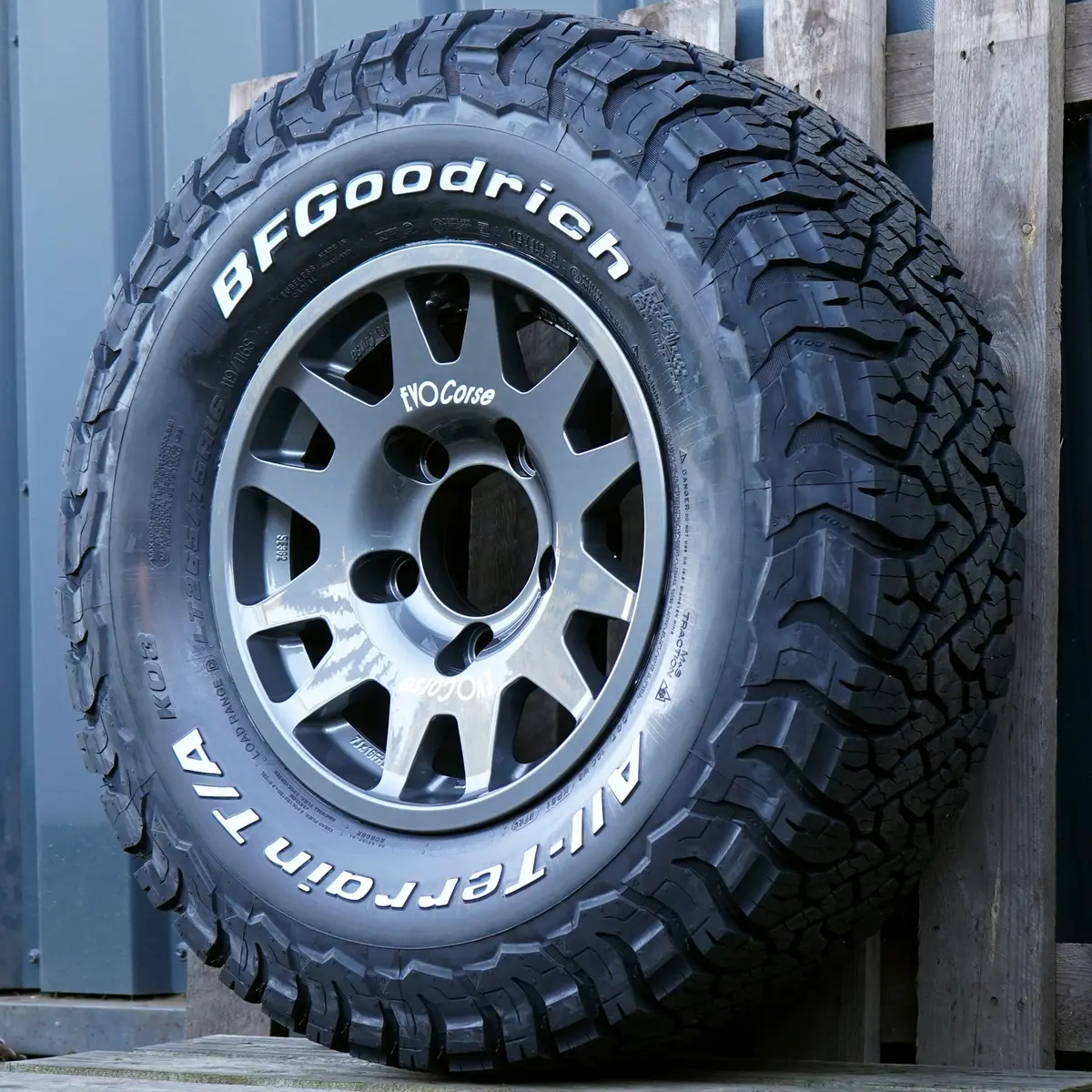 Evo Corse Dakarzero 16" Wheel & Tyre Package For Land Rover Defender Classic 1