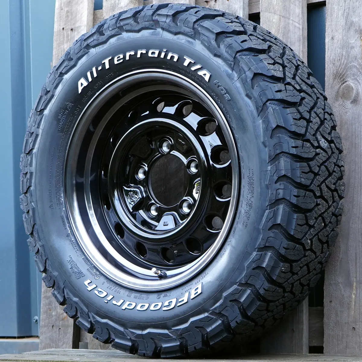 Apio Wildboar D 16" Wheel & Tyre Package For Suzuki Jimny (2018+) 1