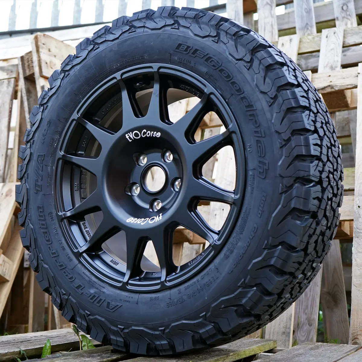 Evo Corse Dakarzero 18" Wheel & Tyre Package For Land Rover Discovery 3 (2004+) 1