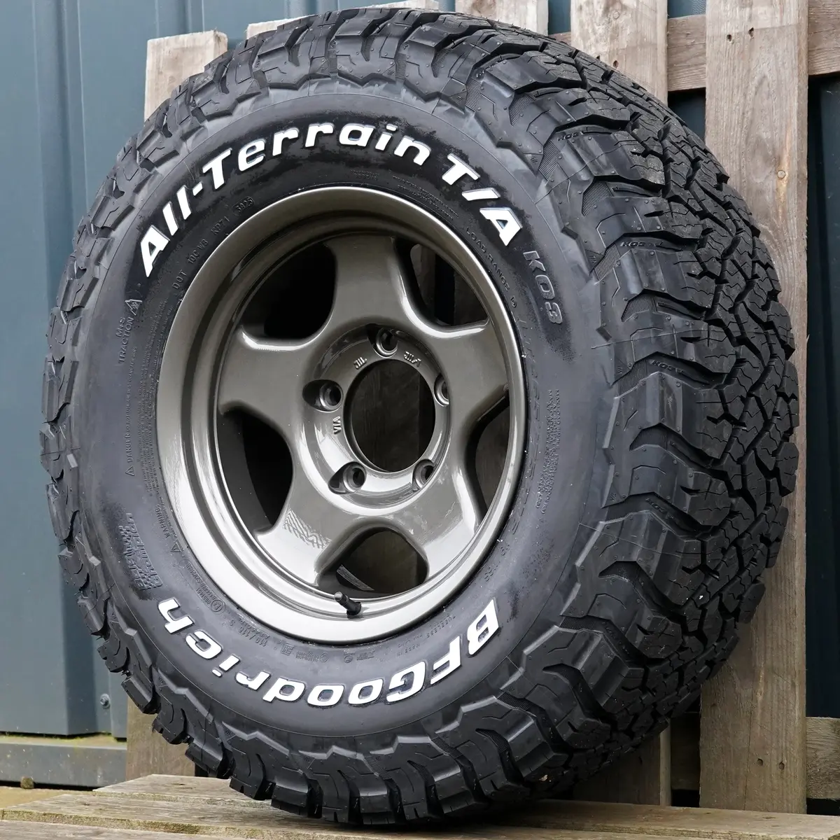 Bradley V 16" Wheel & Tyre Package For Toyota Land Cruiser 76 (1999+) - Wide Body 1