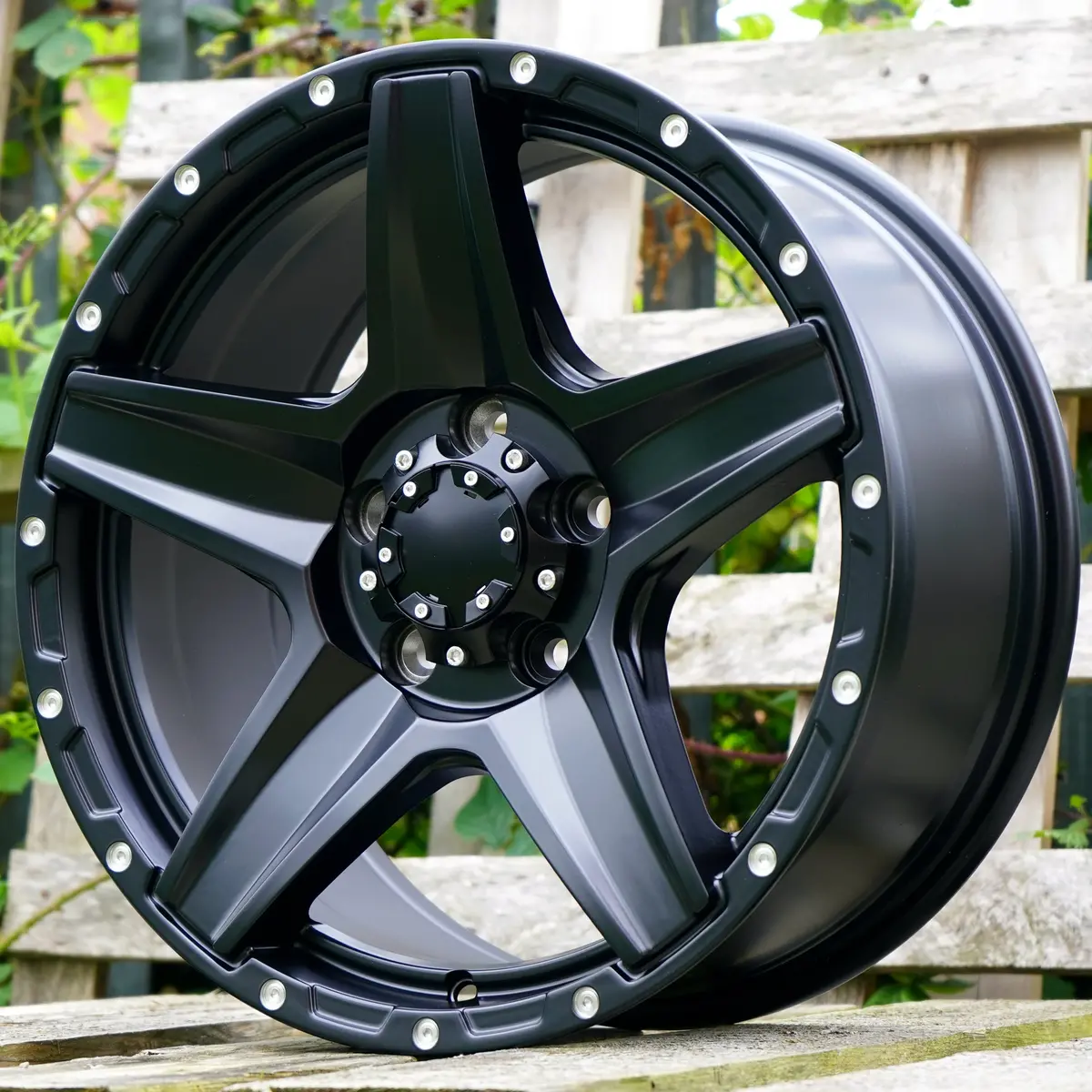 Tomahawk Apache 17" Wheel Package For Volkswagen Transporter T5 (2003+) 1