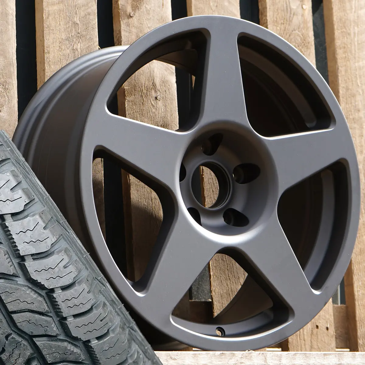 Calibre Five 18" Wheel & Tyre Package For Volkswagen Transporter T5 (2003+) 1