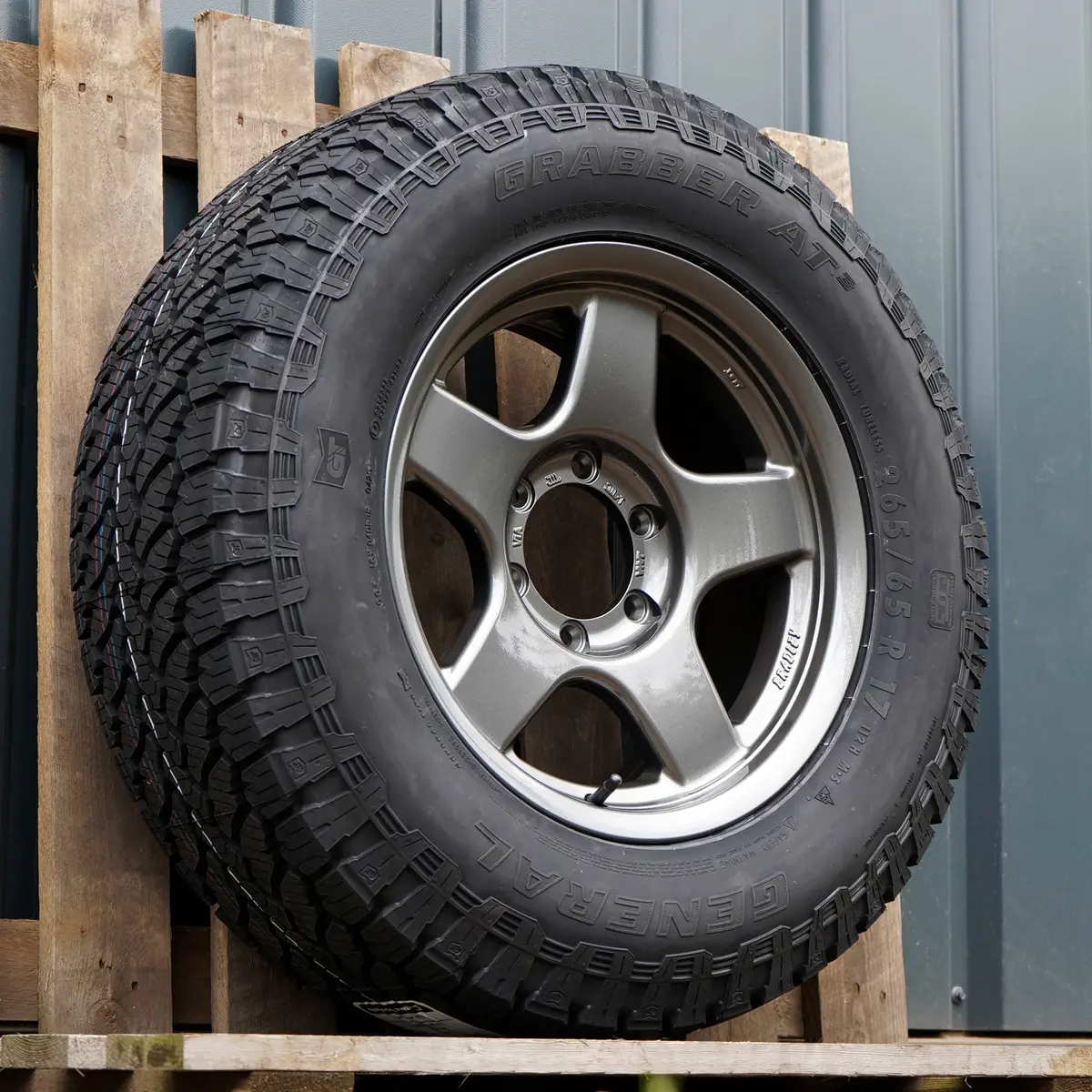 Bradley V 17" Wheel & Tyre Package For Toyota Fj Cruiser 2