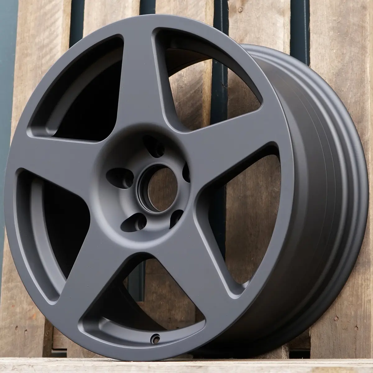 Calibre Five 18" Wheel Package For Volkswagen Transporter T5 (2003+) 1