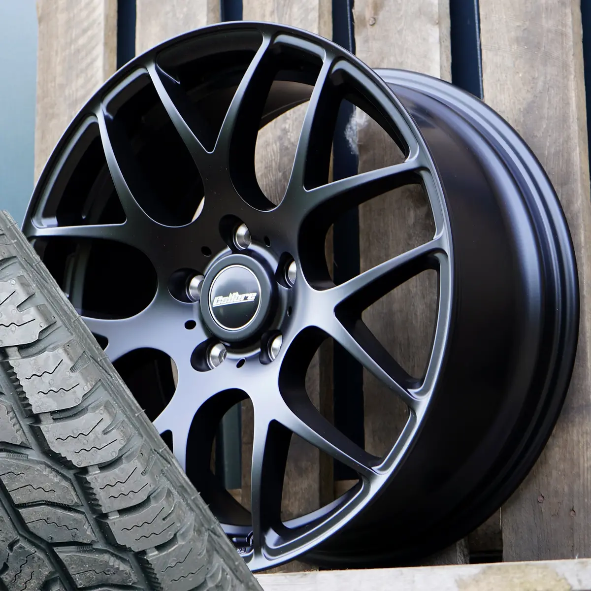 Calibre Exile-R 18" Wheel & Tyre Package For Volkswagen Transporter T6 (2015+) 1