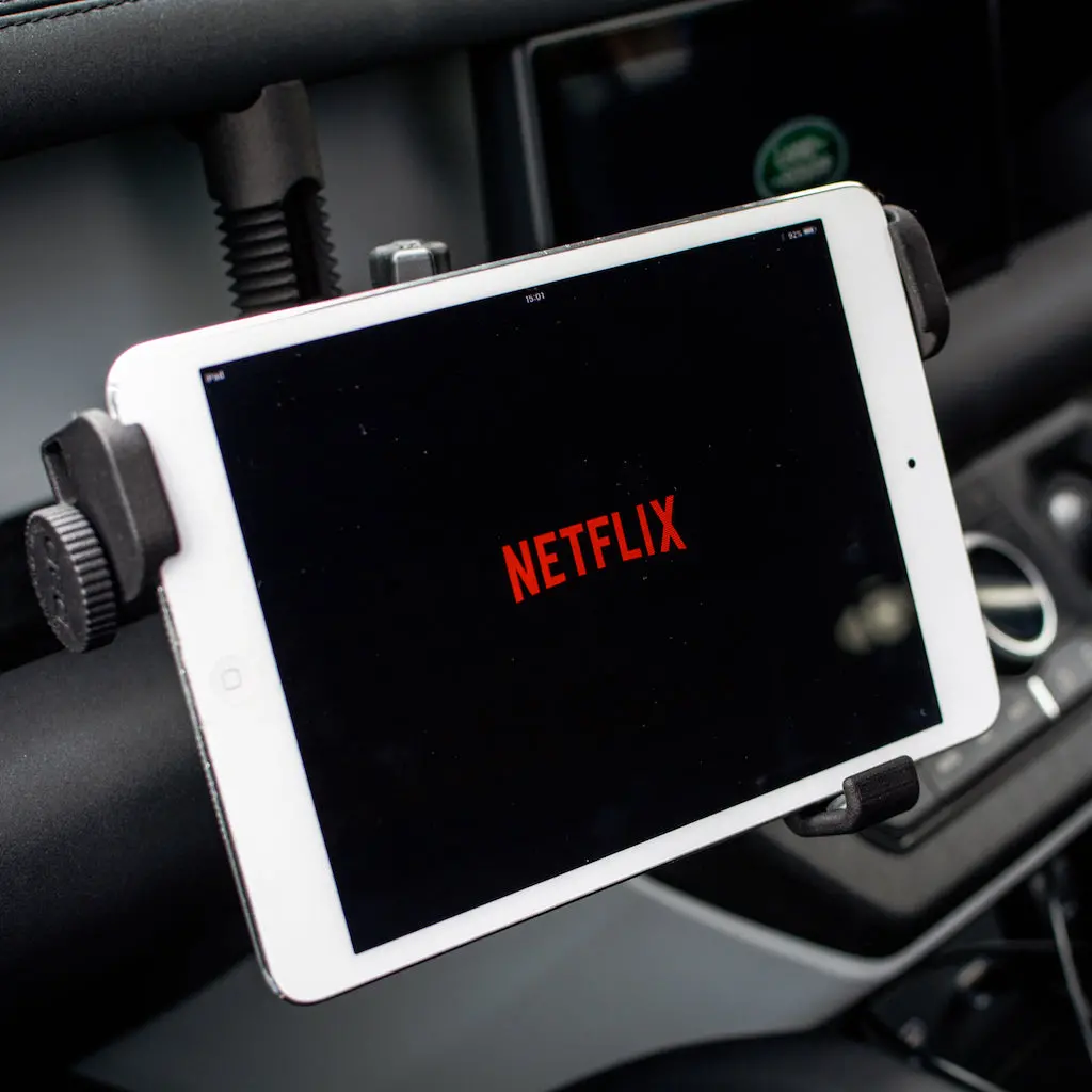 Front Adjustable Tablet Mount Kit For Land Rover Defender (2020+) 1