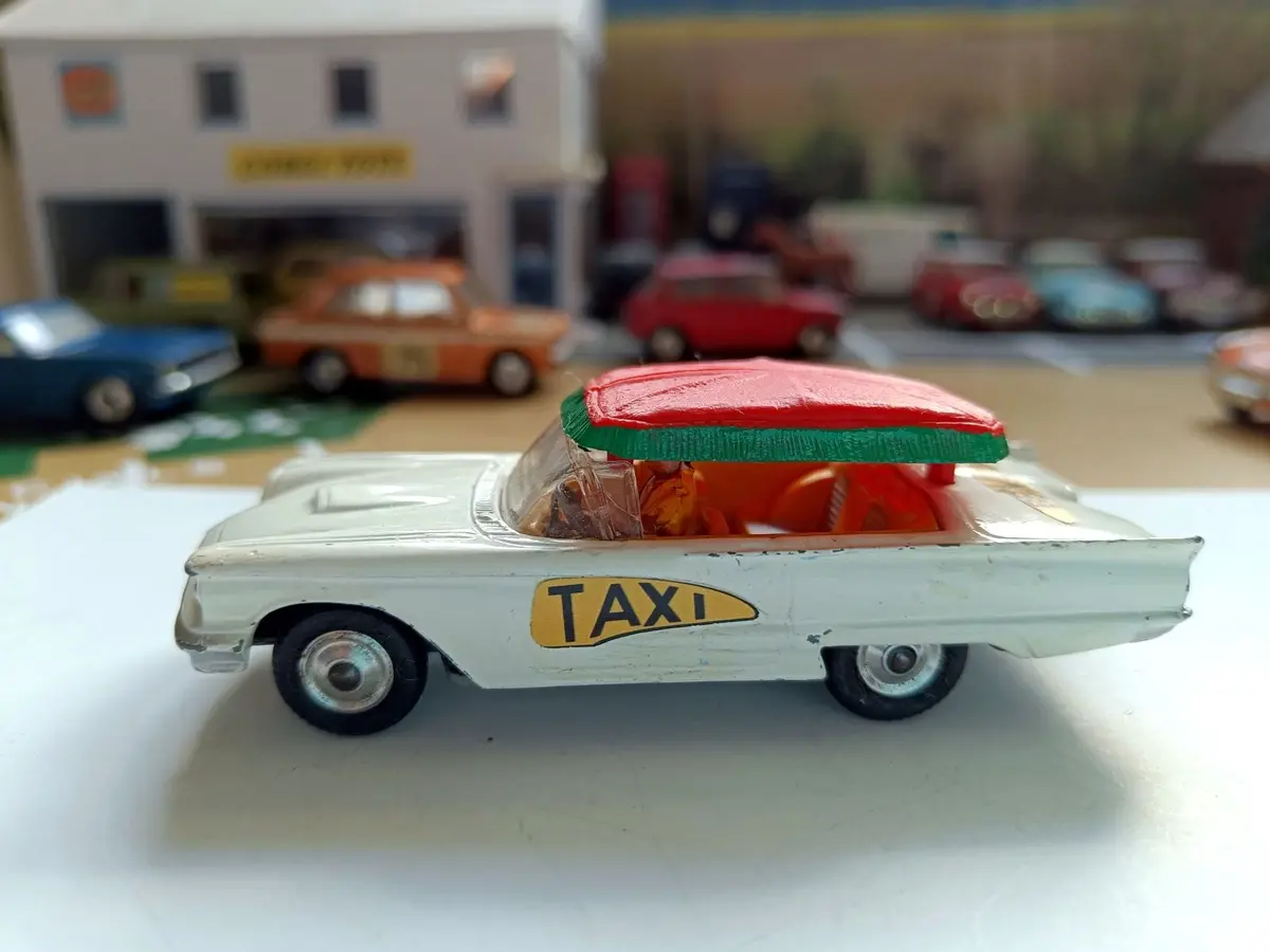 430 Ford Thunderbird Bermuda Taxi 1