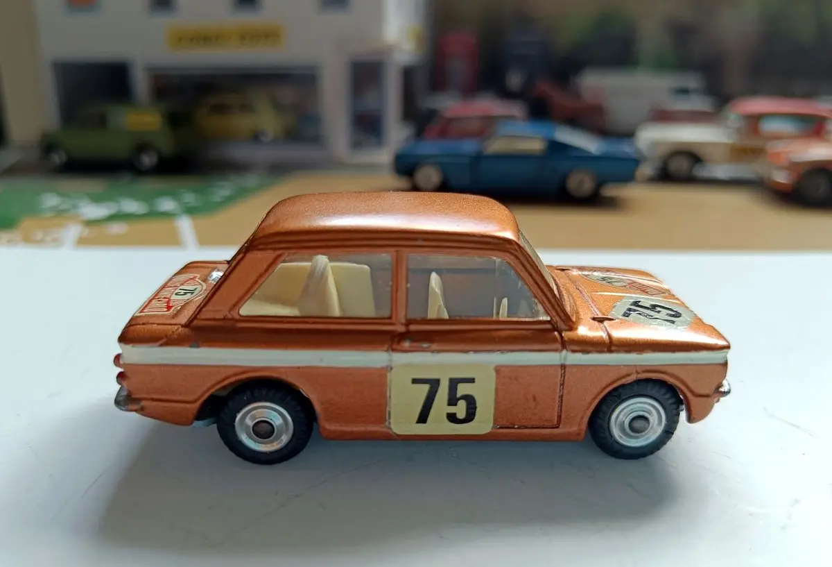 251 Hillman Imp Bronze With Jewelled Lights 1