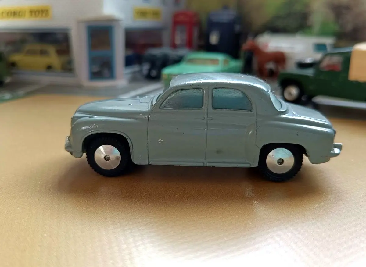 204 Rover 90 In Grey 1