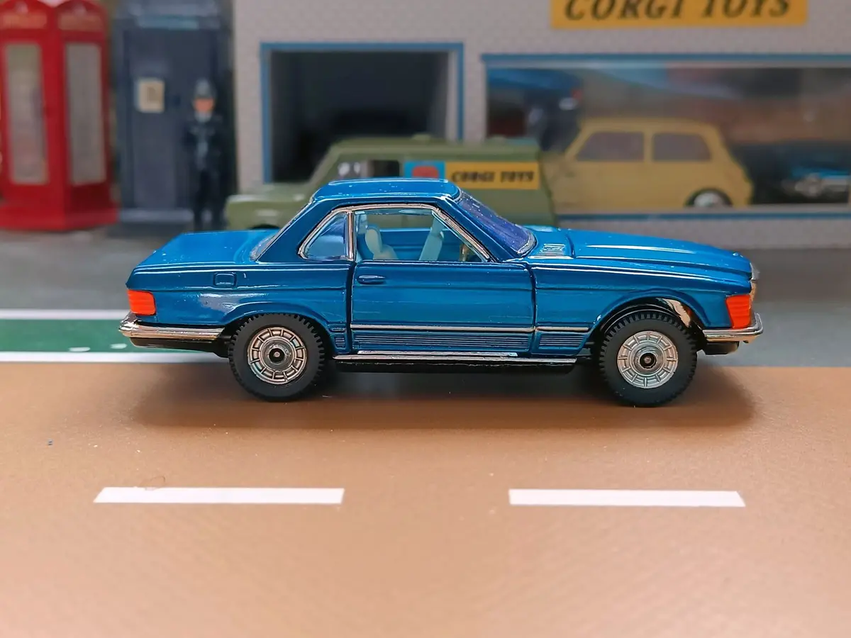 393 Mercedes-Benz 350Sl In Metallic Blue With Blue Interior 1