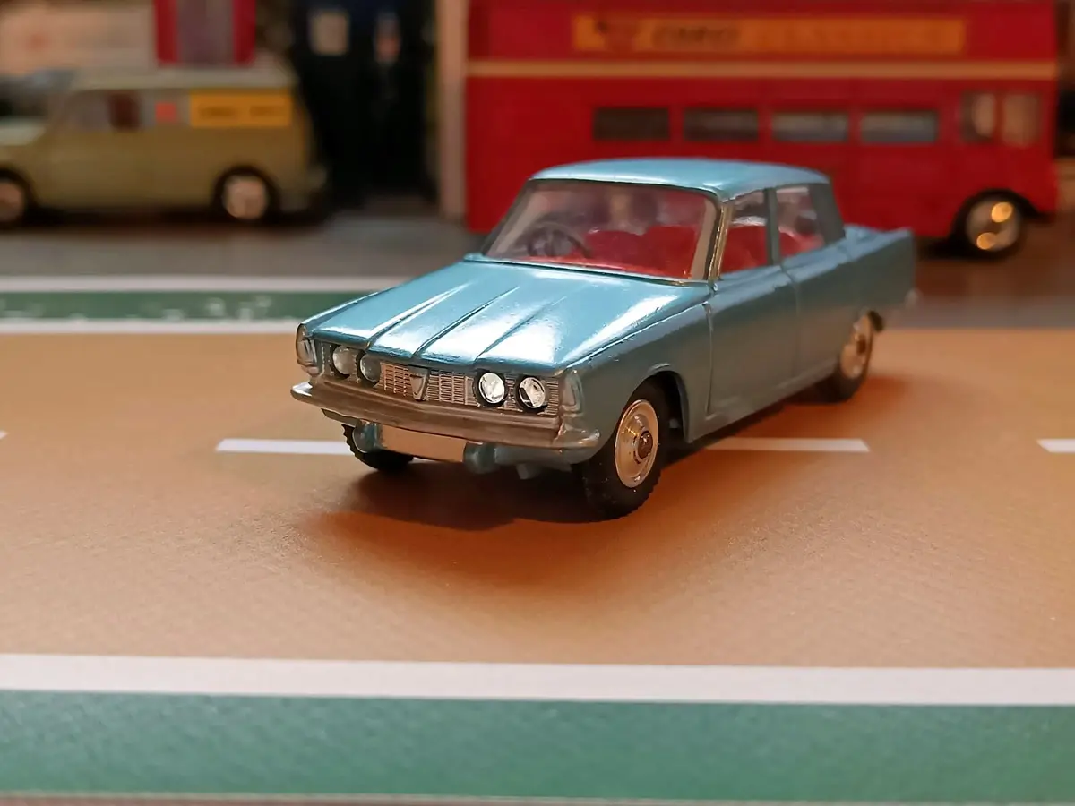 252 Rover 2000 In Steel Blue 1