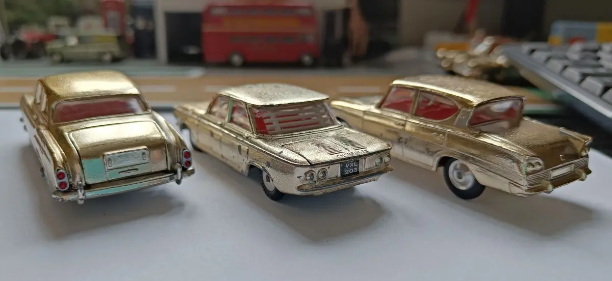 Gift Set 20 The Golden Guinea Set 3 Cars In Gold Finish (2) 2