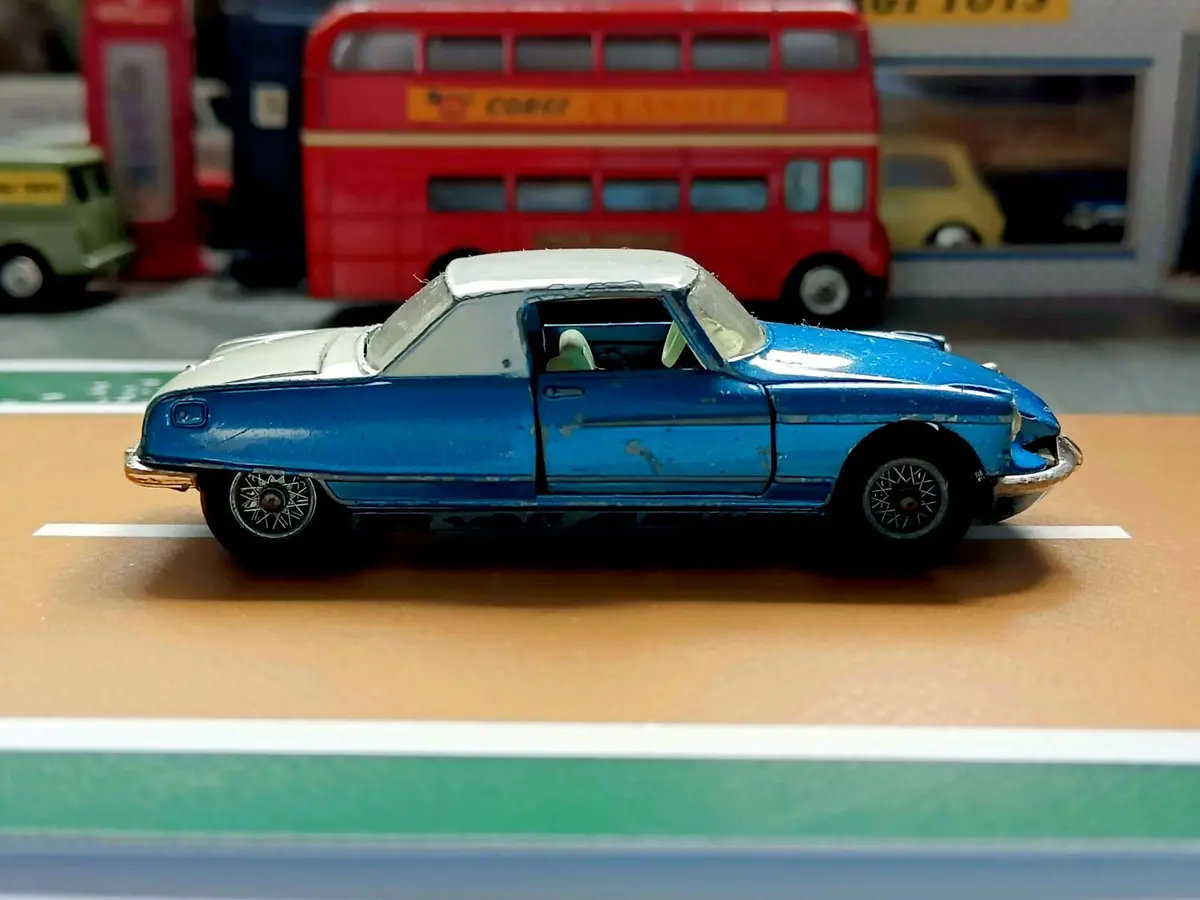 259 Citroen 'Le Dandy' Coupé 1