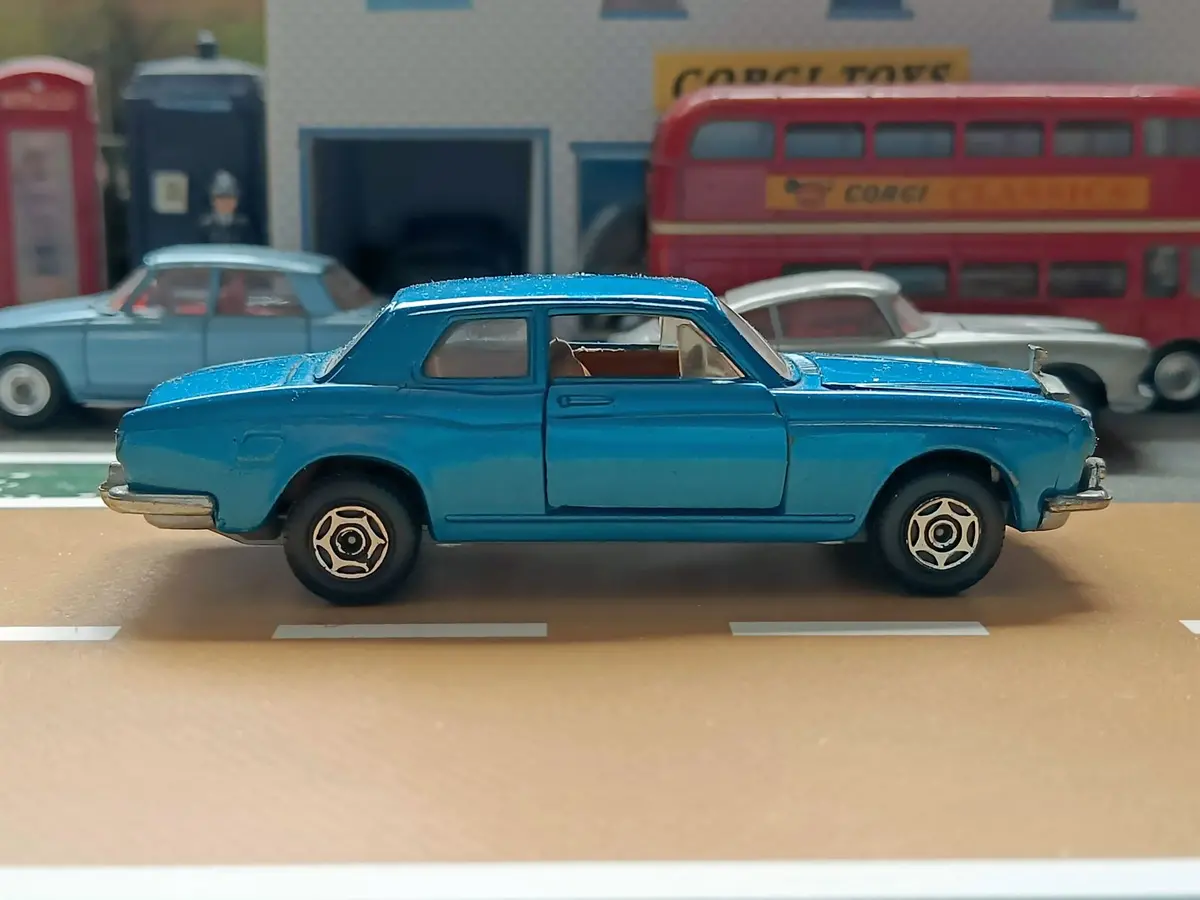 280 Rolls Royce Silver Shadow In Blue With Quarter Light 1
