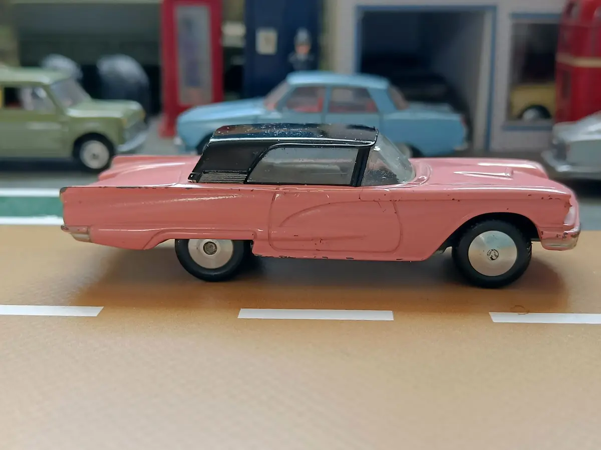 214M Ford Thunderbird Hard Top 1