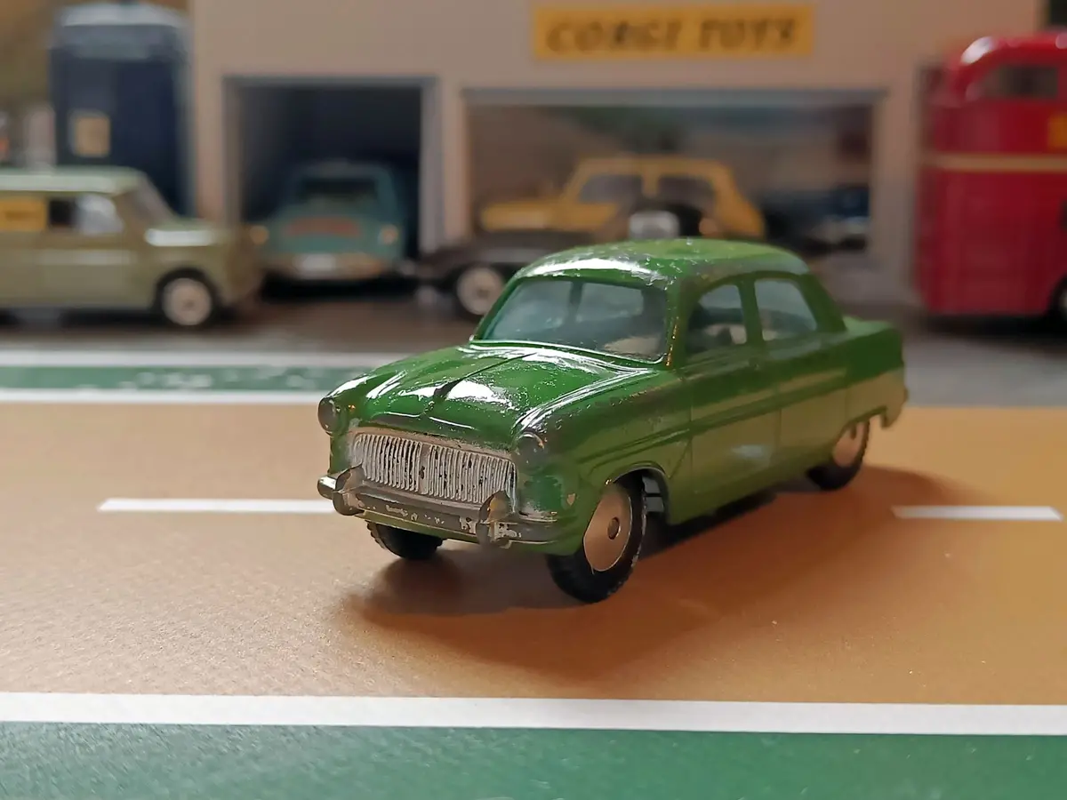200M Ford Consul In Green 2