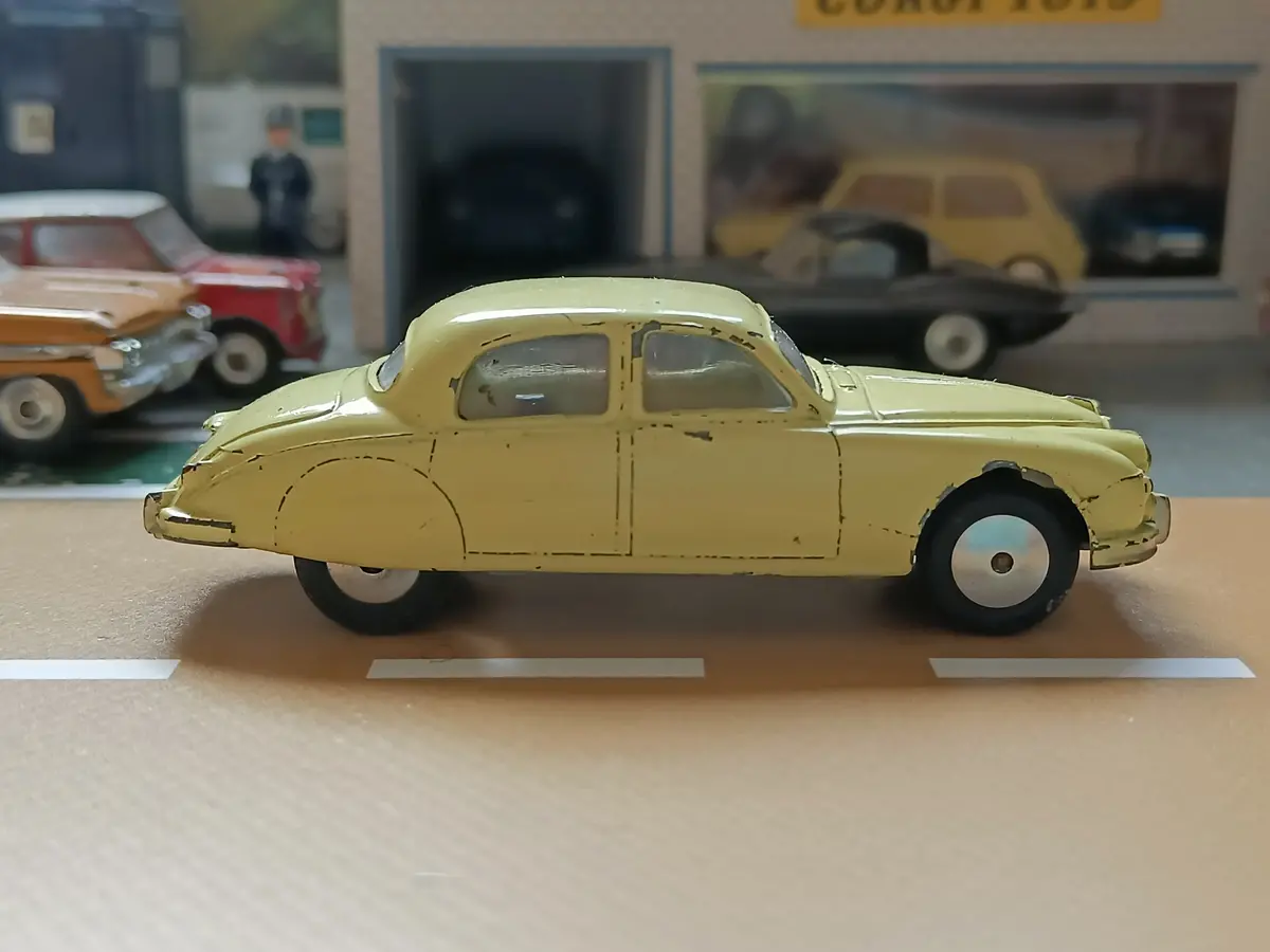 208S Jaguar 2.4 (Missing Interior) 1