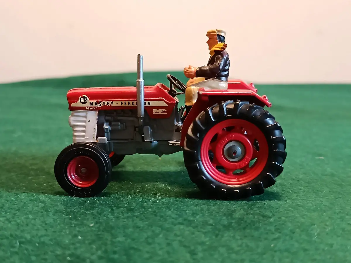66 Massey Ferguson 165 Tractor 1