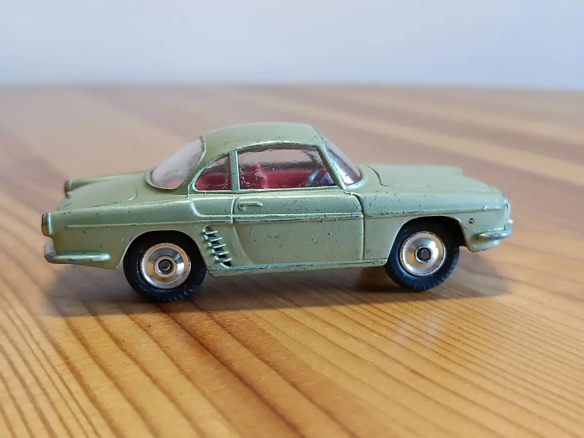 222 Renault Floride *With Shaped Wheels* 1