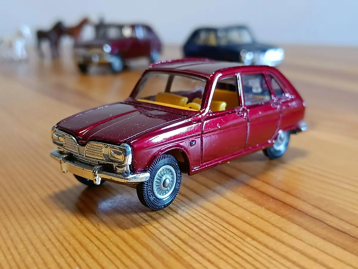 260 Renault 16 With Original Box 1