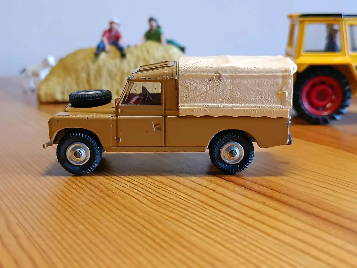 Gift Set 2 Land Rover In Fawn 1