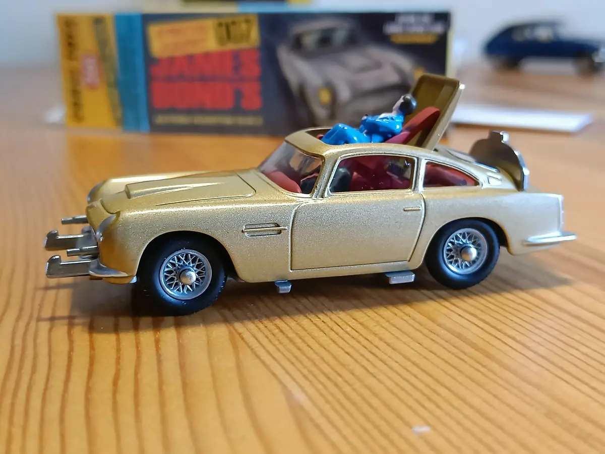 R261 James Bond Aston Martin Db5 - 2022 Second Reissue 1