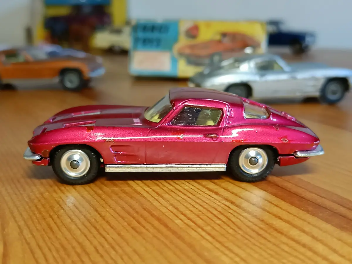 310 Chevrolet Corvette Sting Ray *Early Edition* With Original Box 2