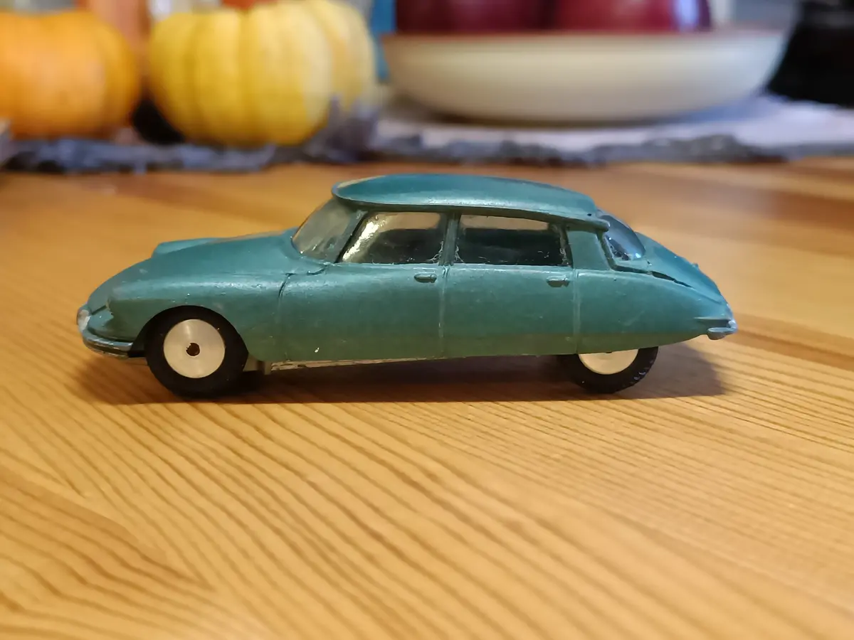 210 Citroën Ds19 All Metallic Green (1) 1