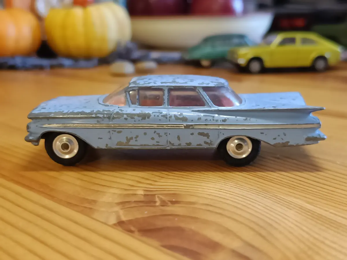220 Chevrolet Impala In Blue 1