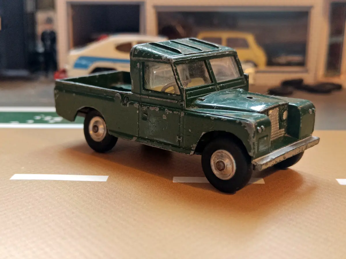 438 Land Rover In Deep Green 17 1
