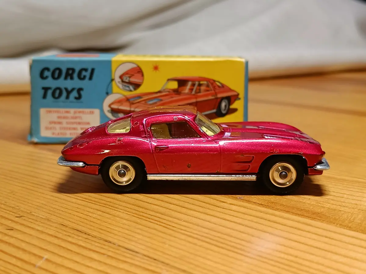 310 Chevrolet Corvette Sting Ray *Early Edition* With Original Box 1