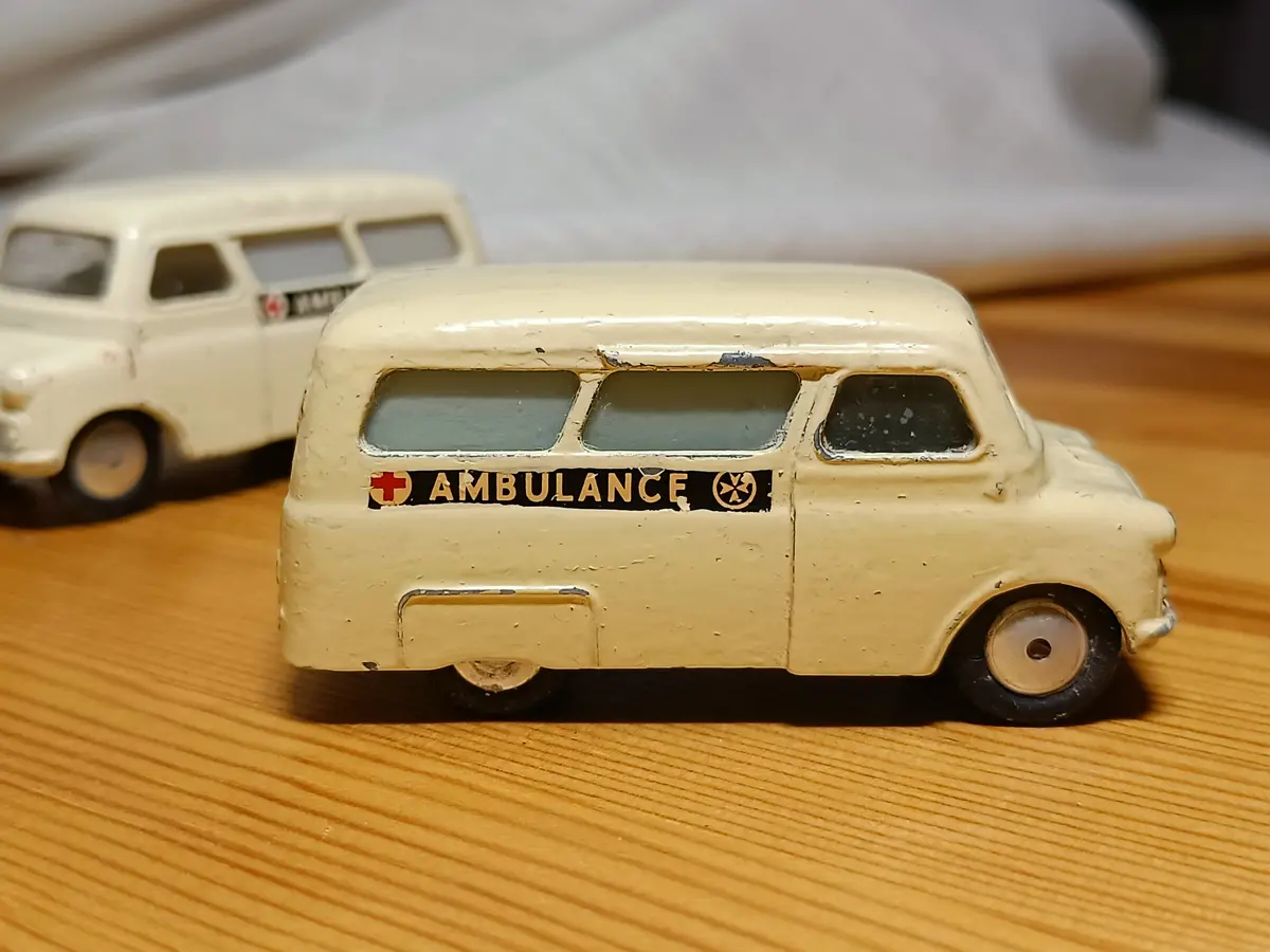 412 Bedford Ca Ambulance Mk I 1