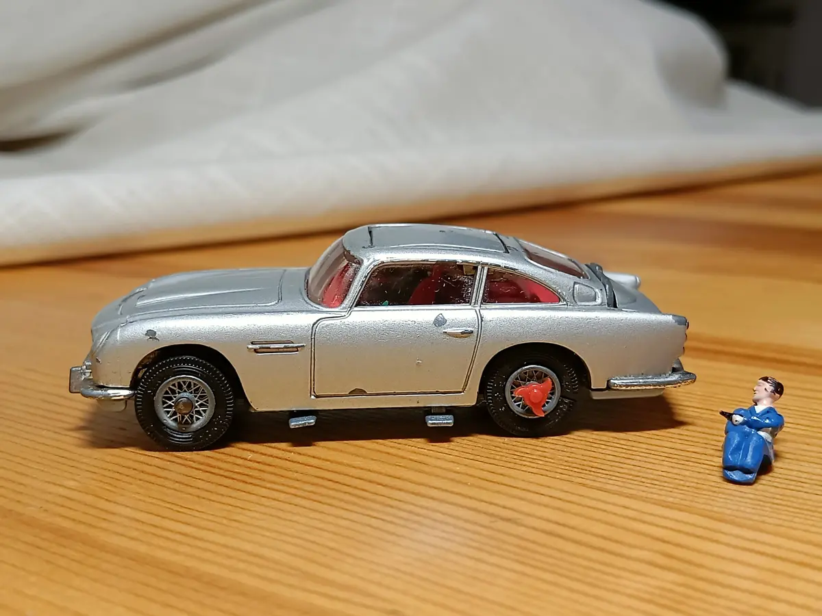 Copy Of 270 James Bond Aston Martin Db5 Silver (Early Edition) 1