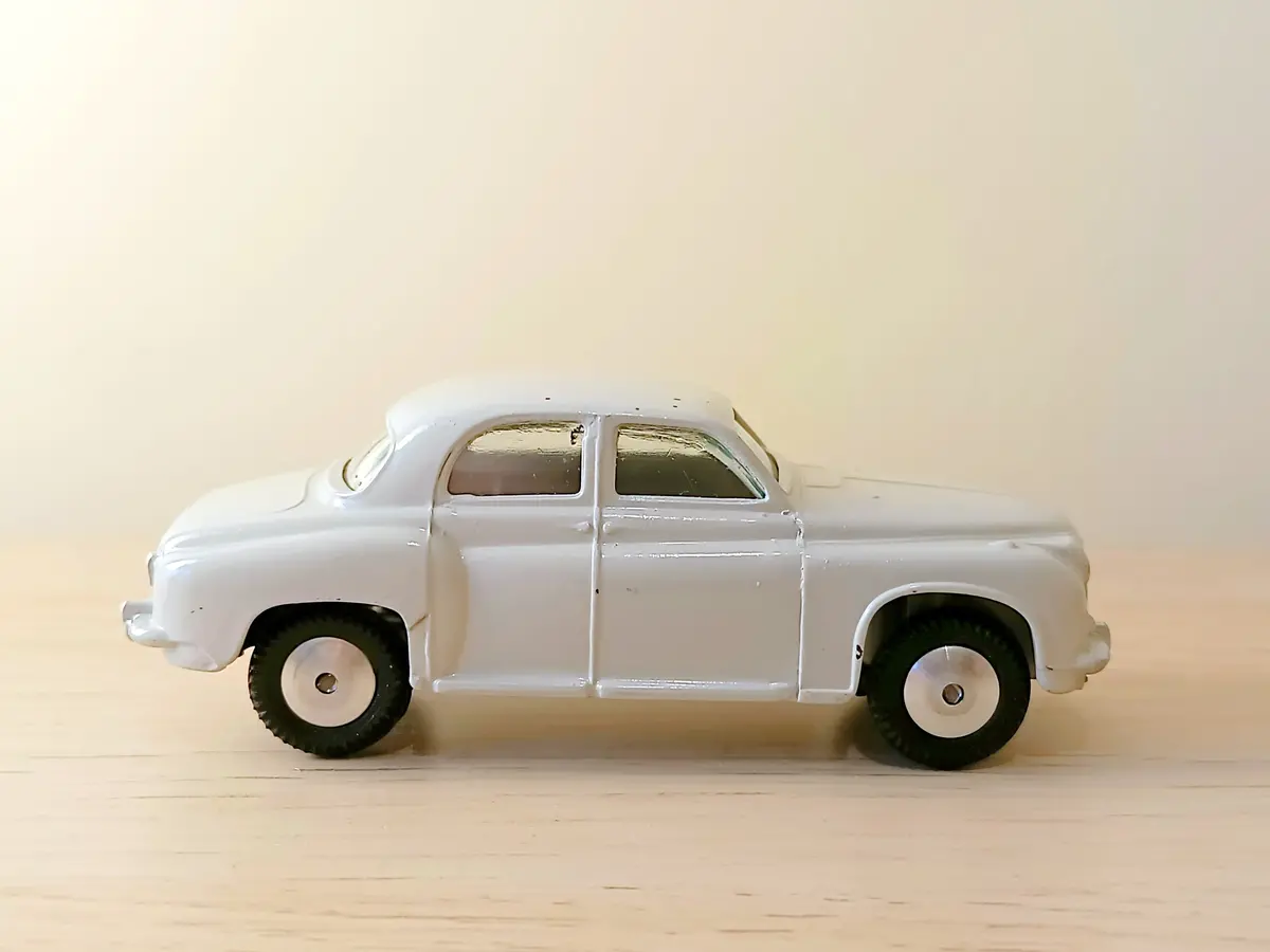 204 Rover 90 In Ivory 1