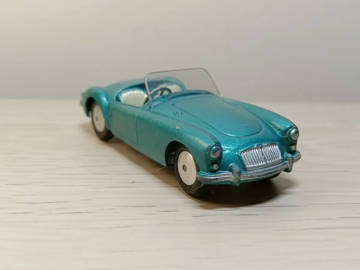 302 Mga In Metallic Blue-Green With Smooth Wheels 2