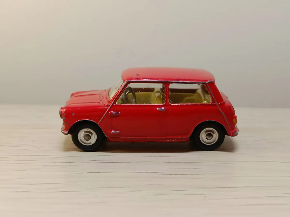 225 Austin Seven With Free-Spinning Wheels 1