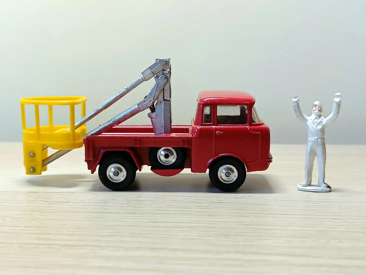 Gs14 Jeep Fc-150 With Hydraulic Attachment (1) 1