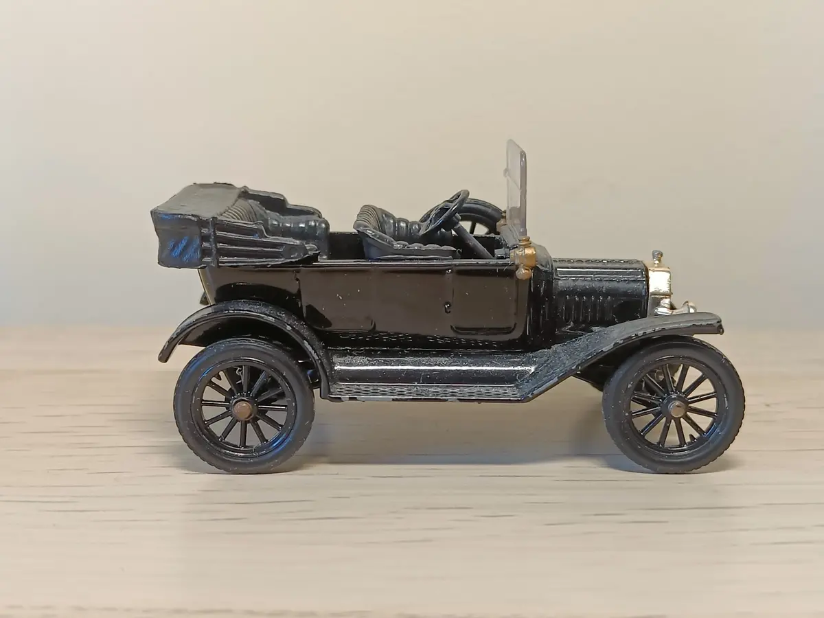 9011 Ford 1915 Model T 1