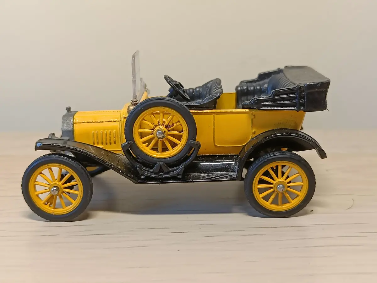 9012 Ford 1915 Model T (1) 1