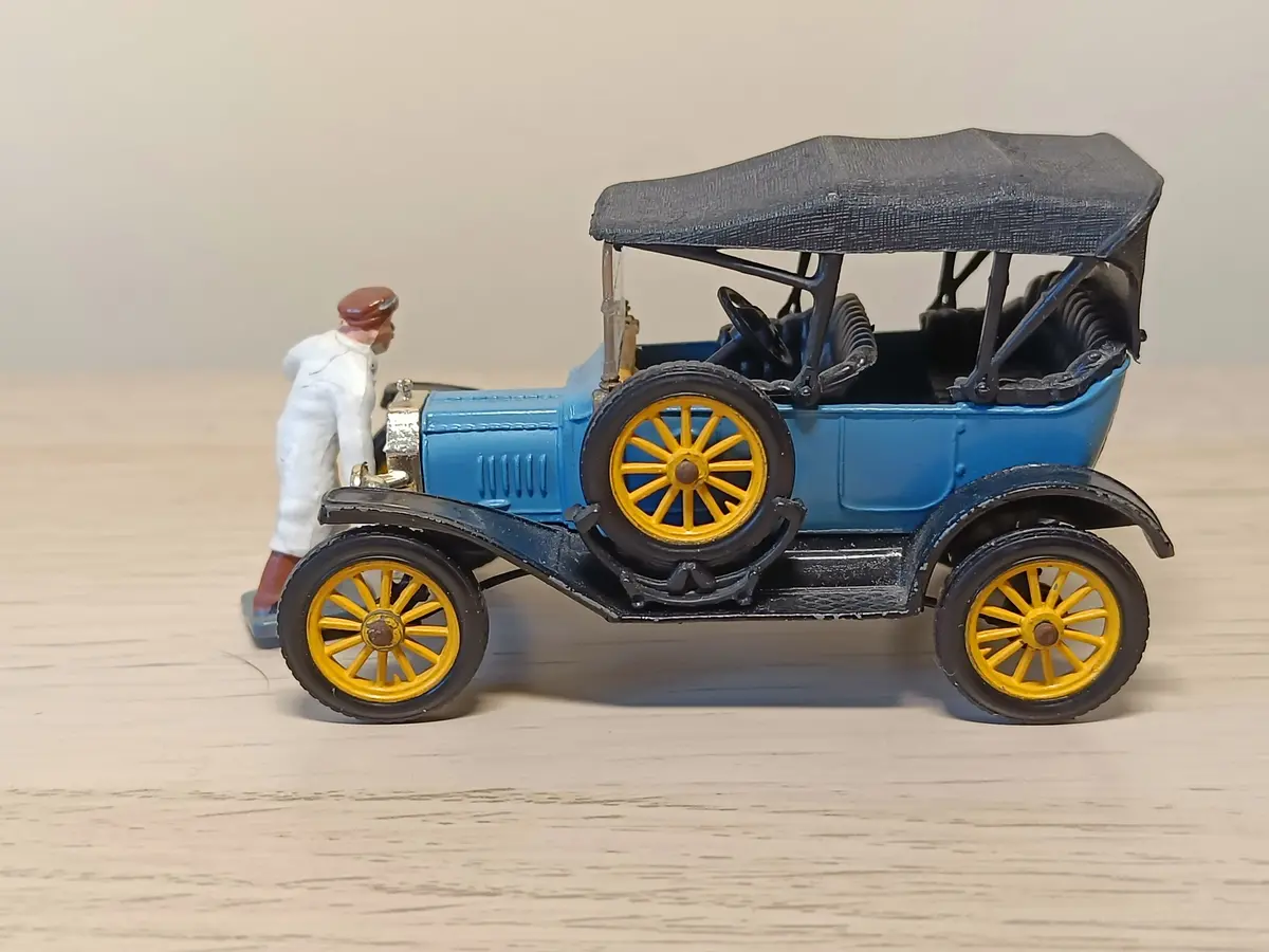9013 Ford 1915 Model T With Figure 1