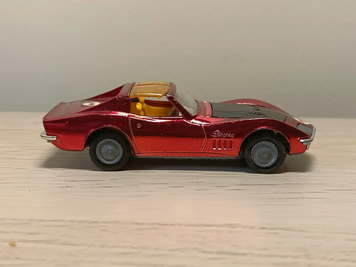 300 Chevrolet Corvette Sting Ray In Red 1