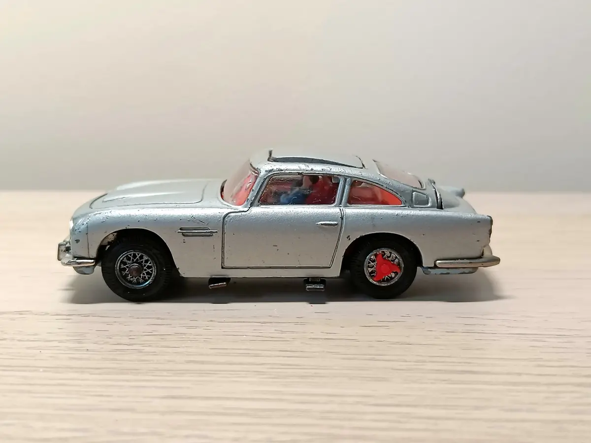 270 James Bond Aston Martin Db5 Silver (Rare 1976 Edition) 1