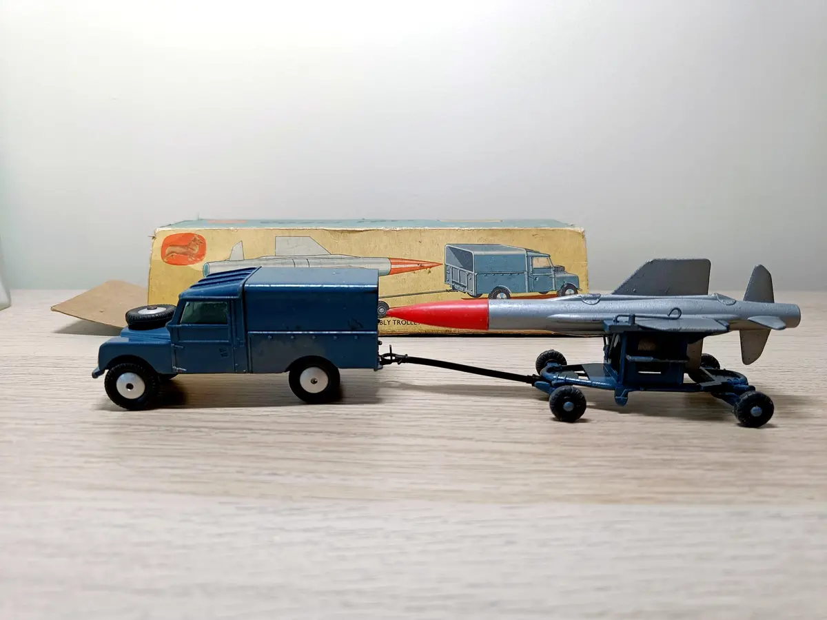 Gift Set 3 Raf Land Rover With Thunderbird With Original Box 1