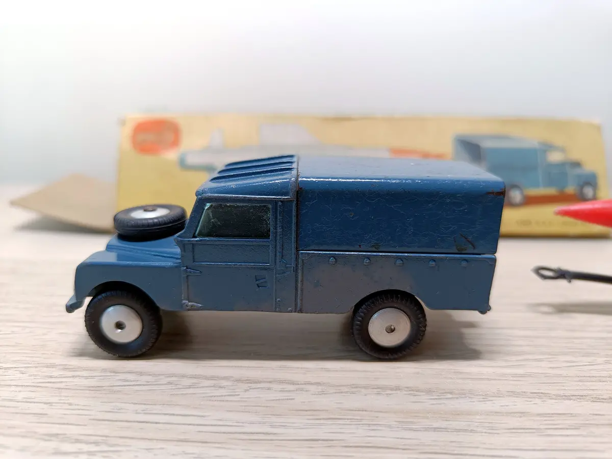 Gift Set 3 Raf Land Rover With Thunderbird With Original Box 2
